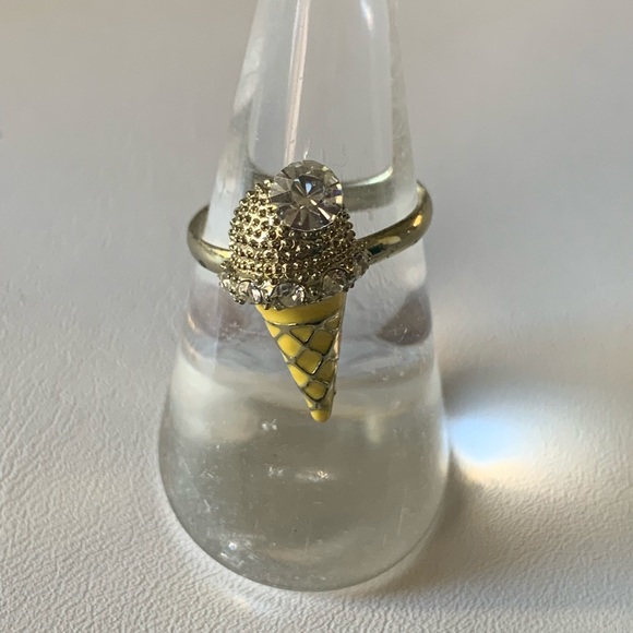 Ice cream cone ring yellow enamel - Picture 3 of 8